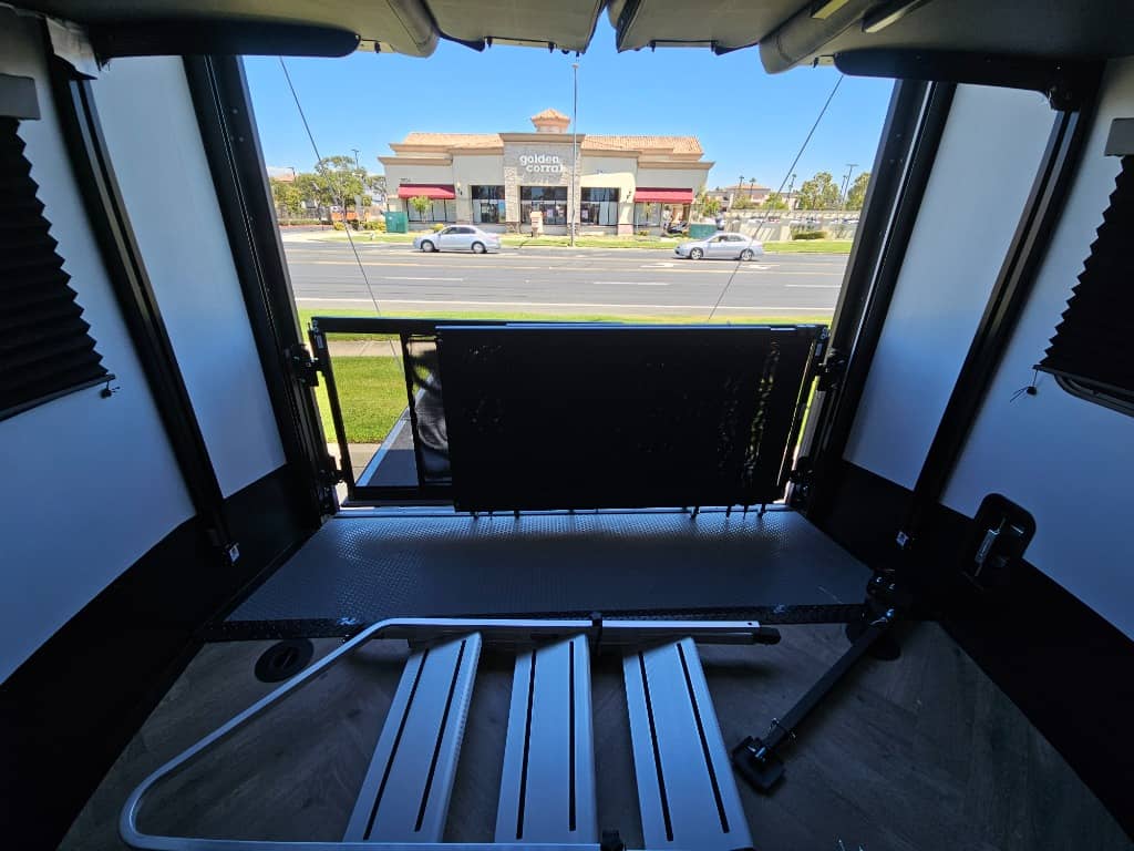 2025 Keystone RV 2025 Keystone RV Raptor Carbon Series - thumbnail 18