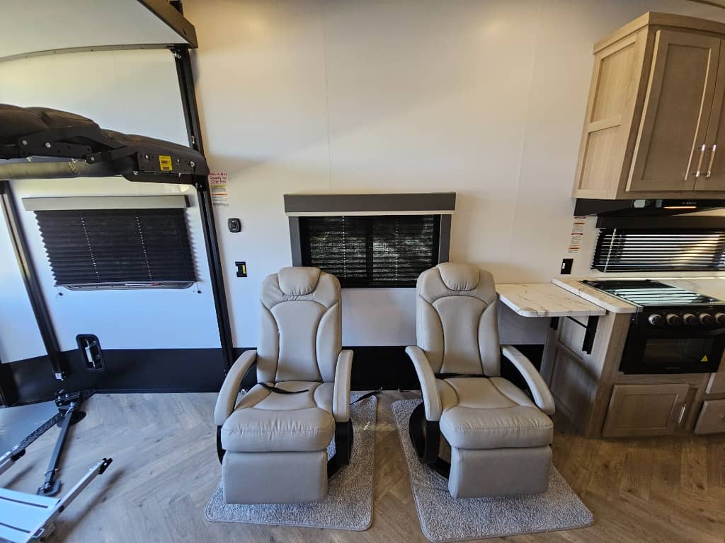 2025 Keystone RV 2025 Keystone RV Raptor Carbon Series - thumbnail 19