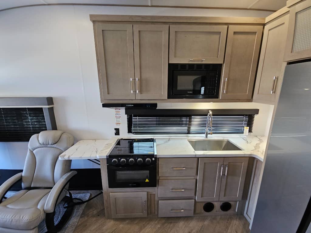 2025 Keystone RV 2025 Keystone RV Raptor Carbon Series - thumbnail 22