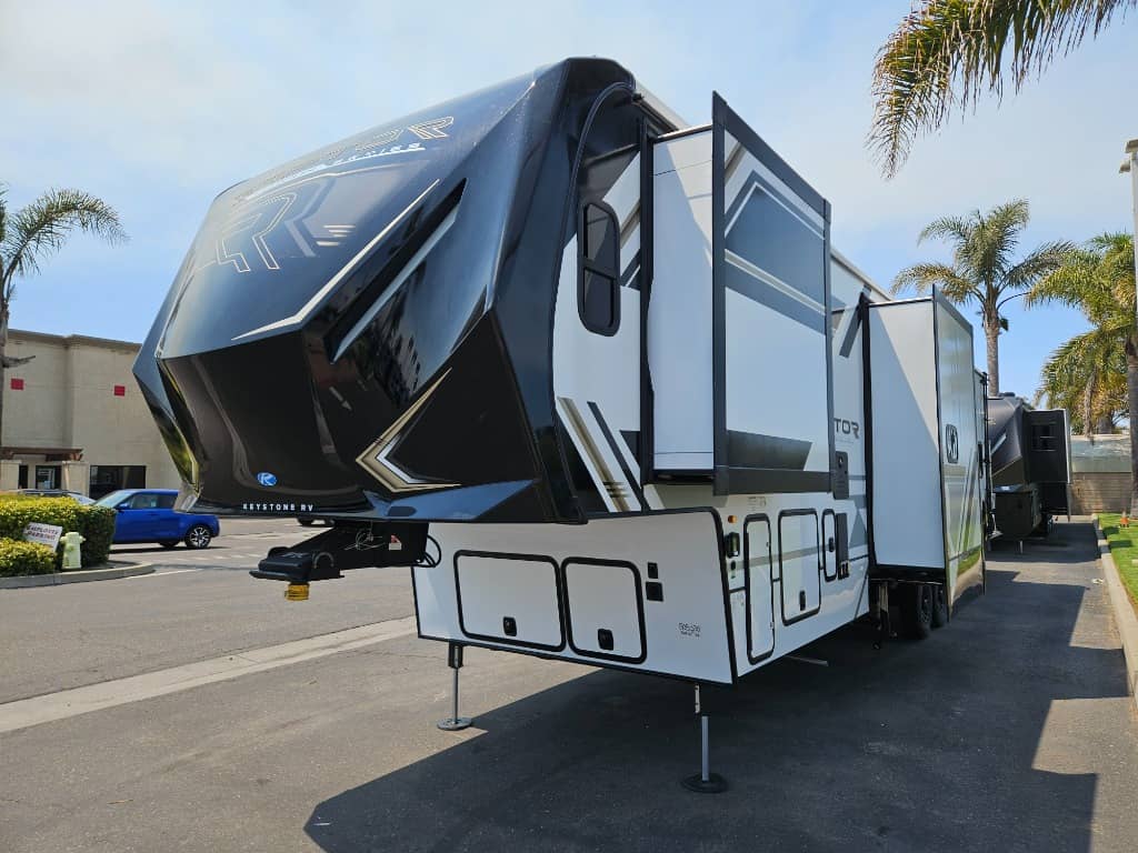 2025 Keystone RV 2025 Keystone RV Raptor Carbon Series - thumbnail 6