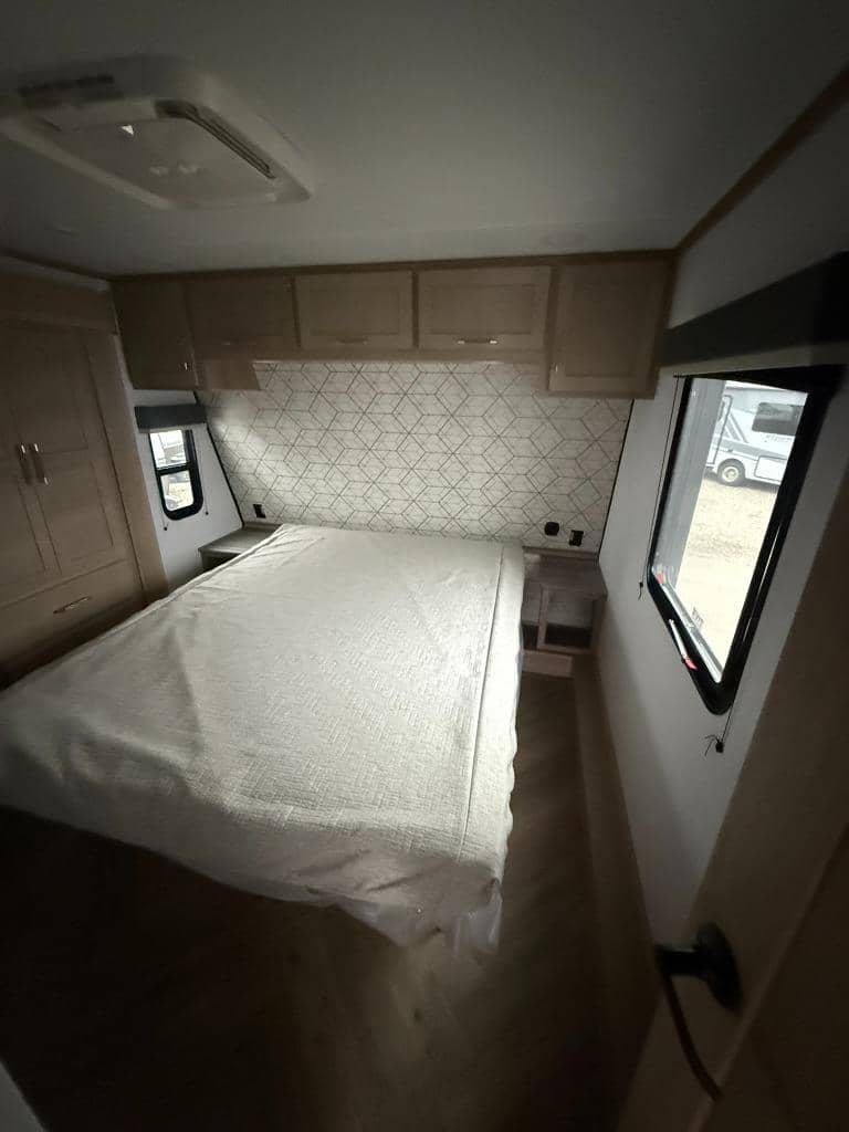 2026 Keystone RV 2026 Keystone RV Raptor Carbon Series - thumbnail 15