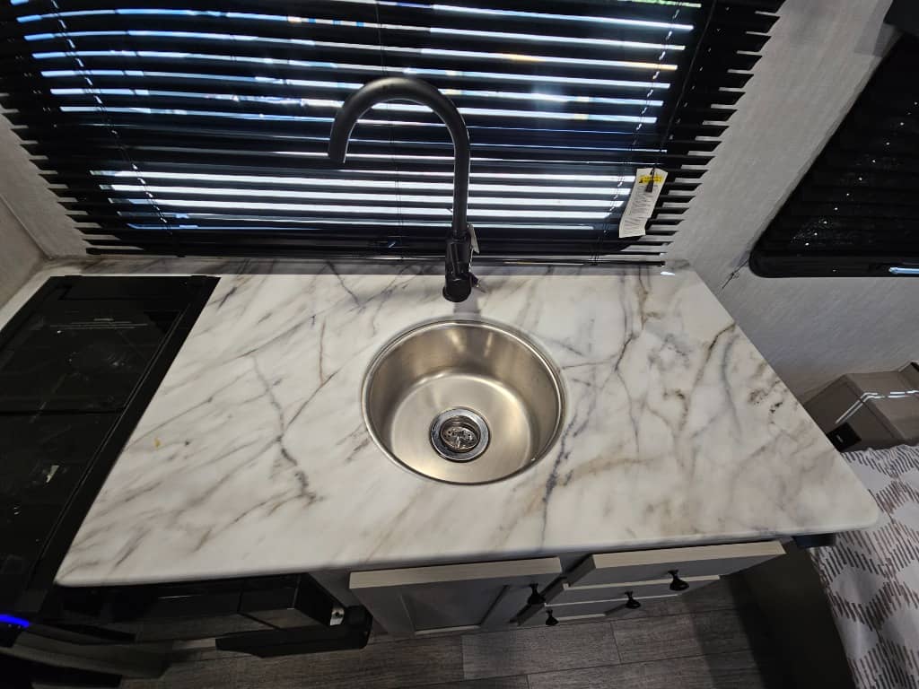 2025 Coachmen 2025 Coachmen Remote - thumbnail 17