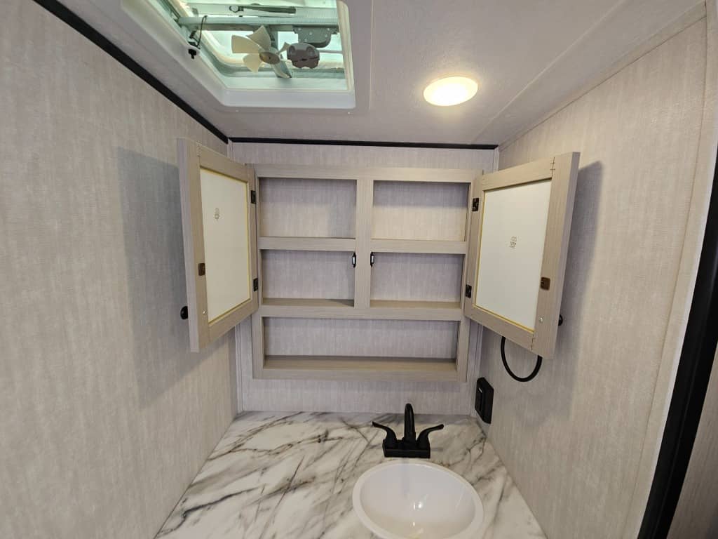 2025 Coachmen 2025 Coachmen Remote - thumbnail 26