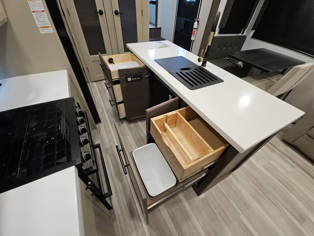 2026 Keystone RV 2026 Keystone RV Cougar - thumbnail 32