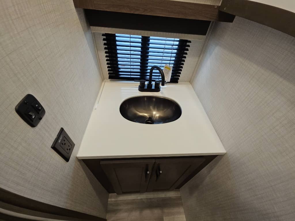 2026 Keystone RV 2026 Keystone RV Cougar - thumbnail 36