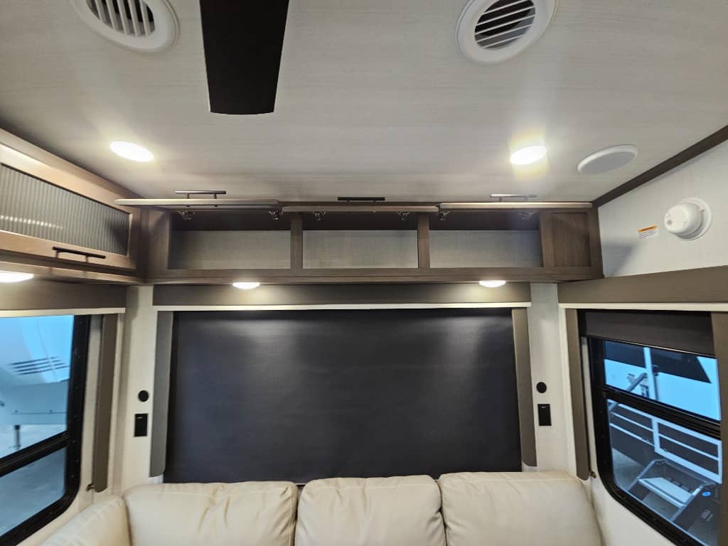 2026 Keystone RV 2026 Keystone RV Cougar Half-Ton - thumbnail 16