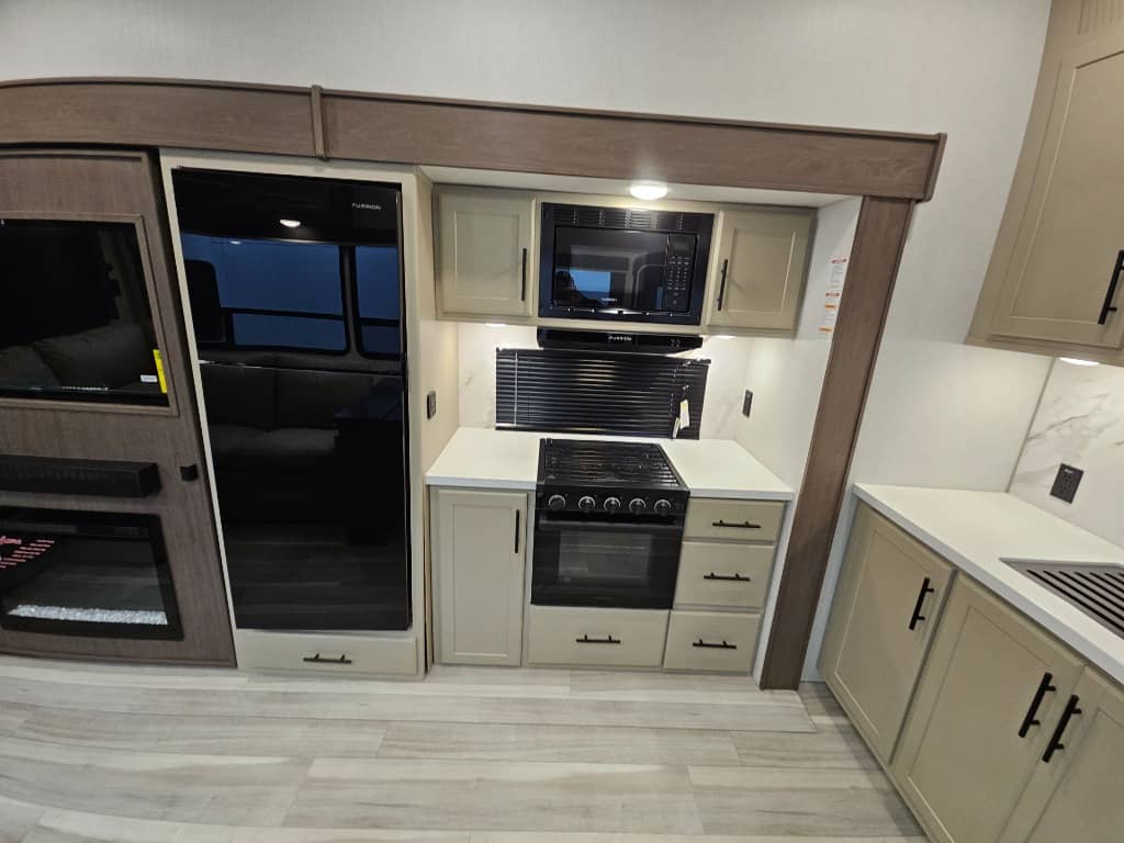 2026 Keystone RV 2026 Keystone RV Cougar Half-Ton - thumbnail 22