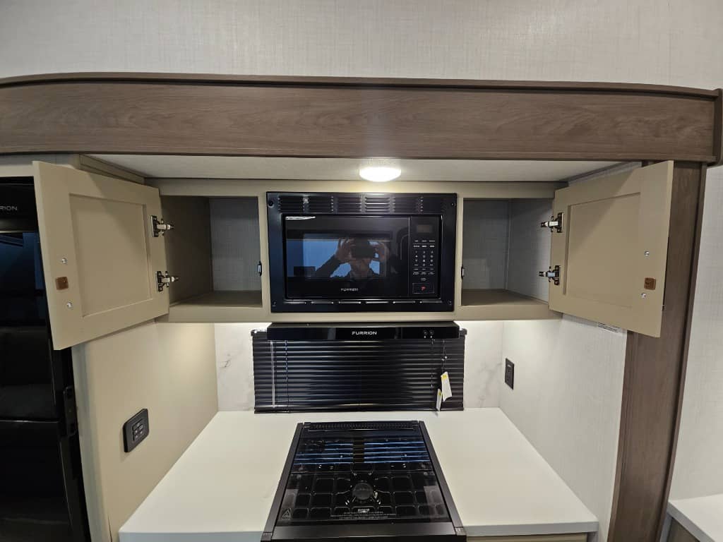 2026 Keystone RV 2026 Keystone RV Cougar Half-Ton - thumbnail 25