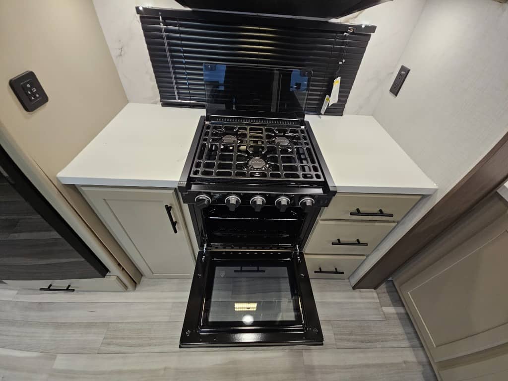 2026 Keystone RV 2026 Keystone RV Cougar Half-Ton - thumbnail 26