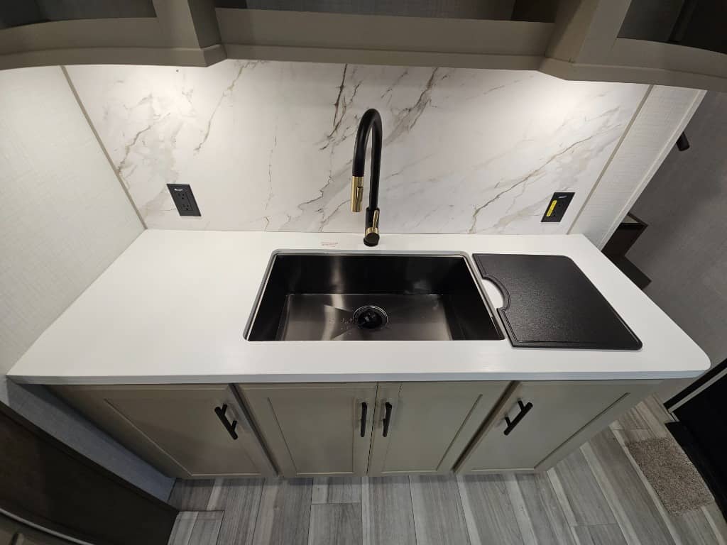 2026 Keystone RV 2026 Keystone RV Cougar Half-Ton - thumbnail 30