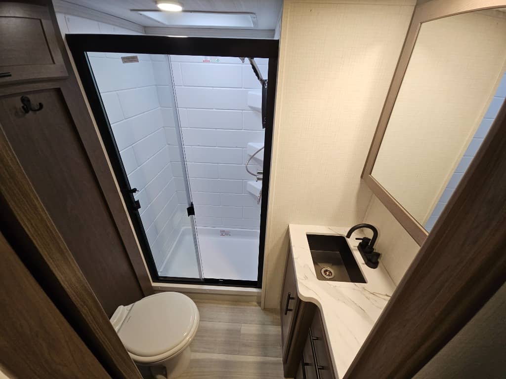 2026 Keystone RV 2026 Keystone RV Cougar Half-Ton - thumbnail 32