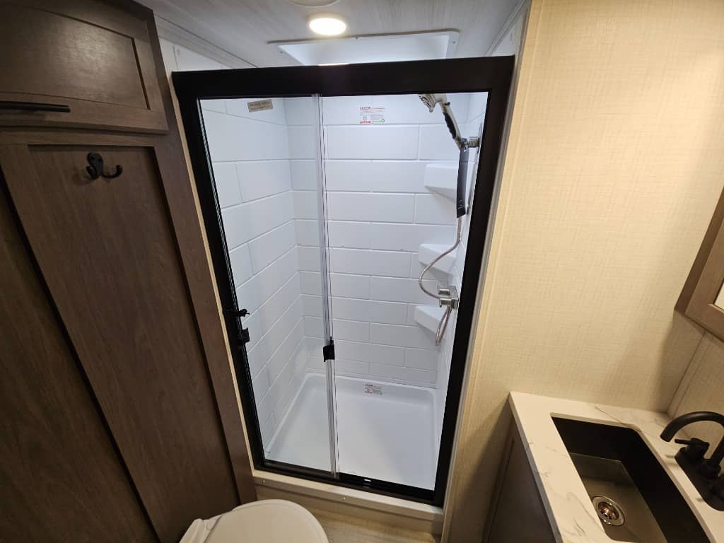 2026 Keystone RV 2026 Keystone RV Cougar Half-Ton - thumbnail 33