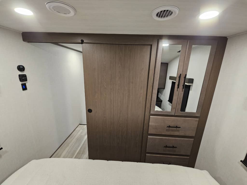 2026 Keystone RV 2026 Keystone RV Cougar Half-Ton - thumbnail 43