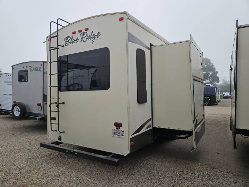 2016 Forest River RV 2016 Forest River RV Cardinal Blue Ridge - thumbnail 3