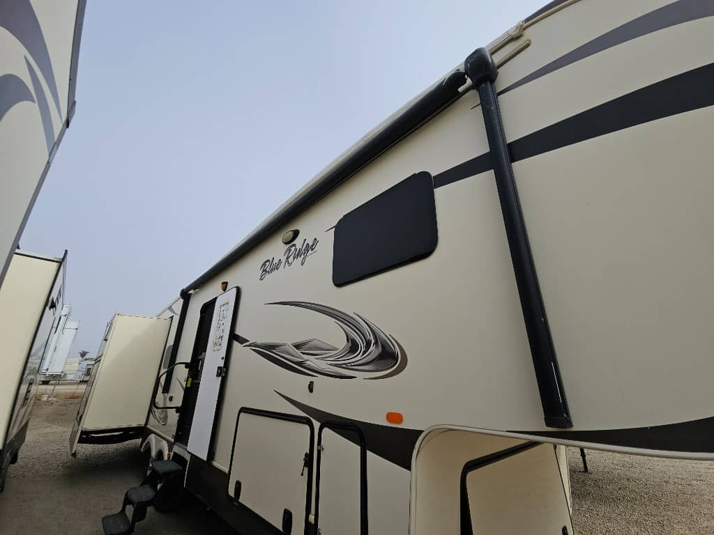 2016 Forest River RV 2016 Forest River RV Cardinal Blue Ridge - thumbnail 46