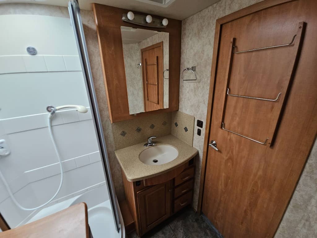 2010 Winnebago 2010 Winnebago Journey - thumbnail 57