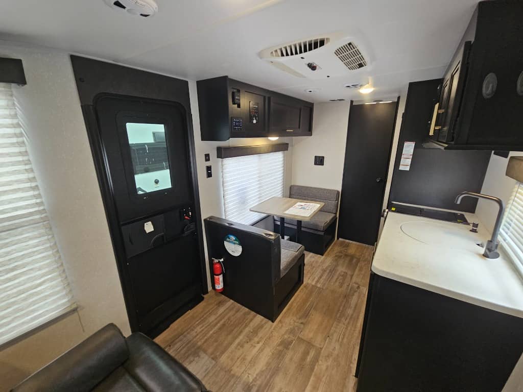 2021 Forest River RV 2021 Forest River RV Cherokee Wolf Pup - thumbnail 8