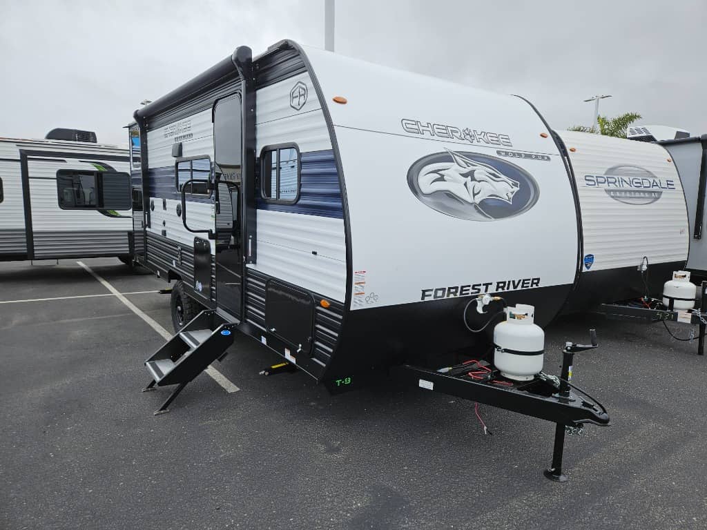 2025 Forest River 2025 Forest River Cherokee Wolf Pup - thumbnail 1