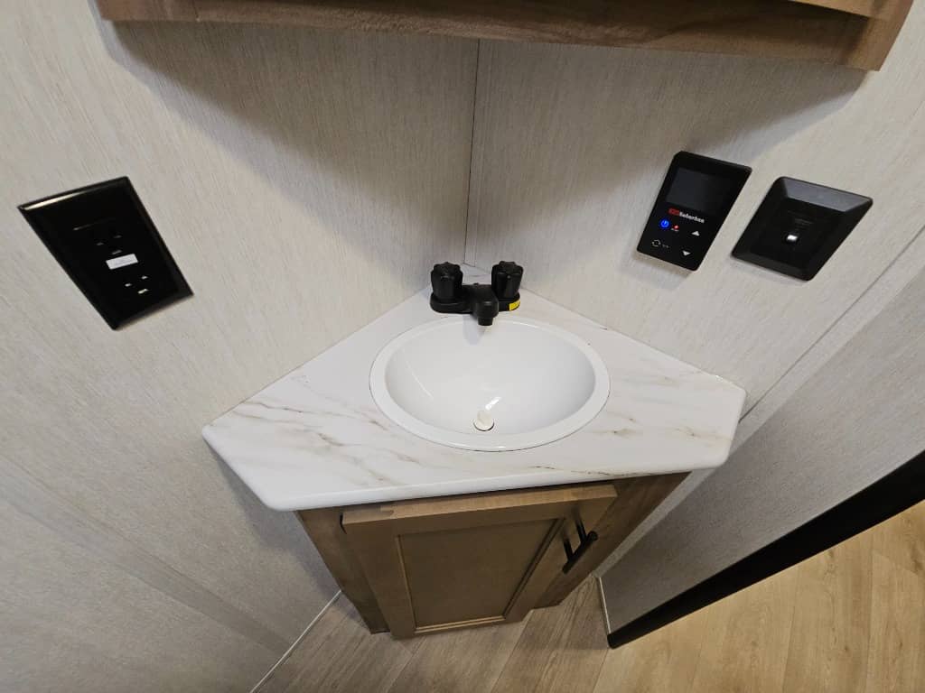 2025 Forest River 2025 Forest River Cherokee Wolf Pup - thumbnail 29