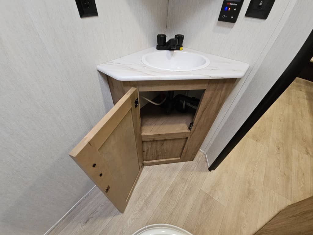 2025 Forest River 2025 Forest River Cherokee Wolf Pup - thumbnail 30