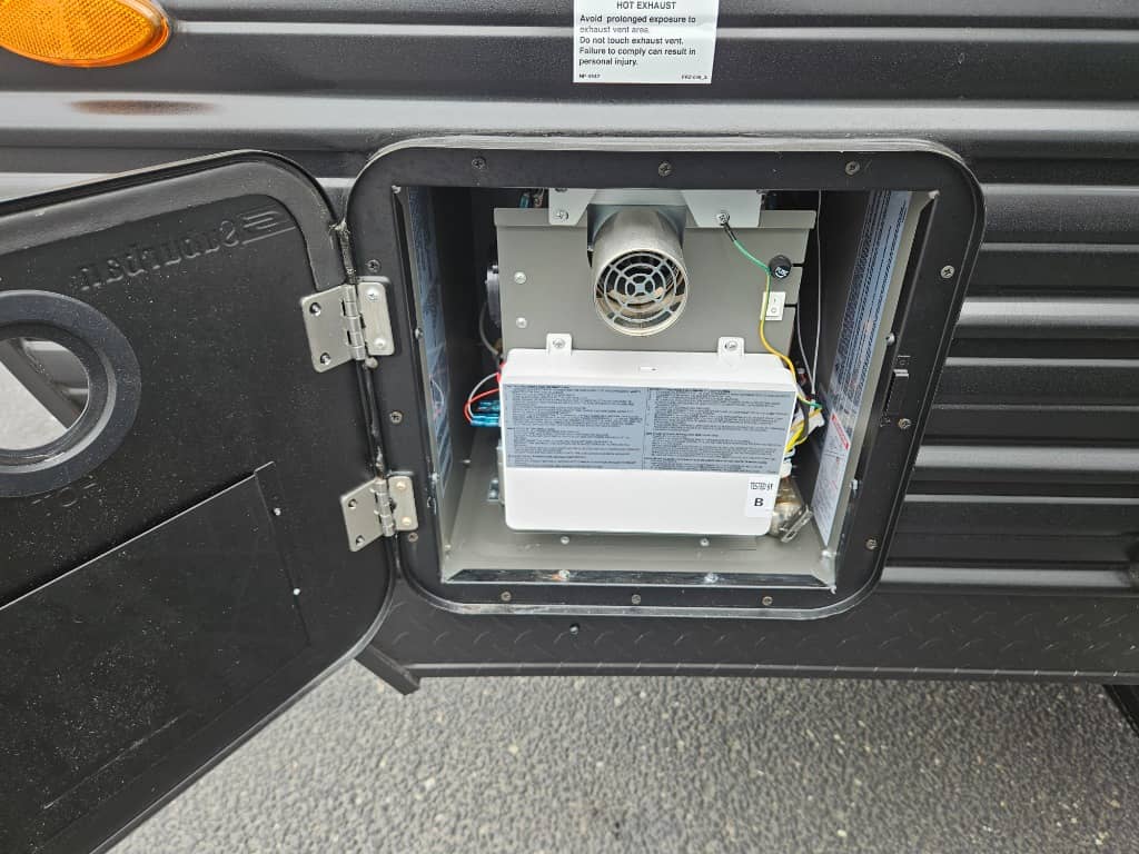 2025 Forest River 2025 Forest River Cherokee Wolf Pup - thumbnail 47