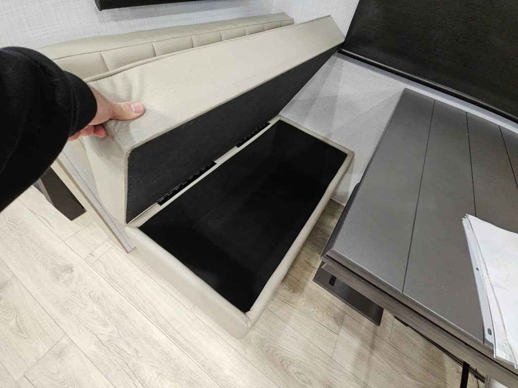 2025 Forest River 2025 Forest River Flagstaff Classic - thumbnail 11