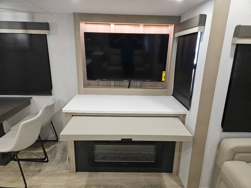 2025 Forest River 2025 Forest River Flagstaff Classic - thumbnail 12