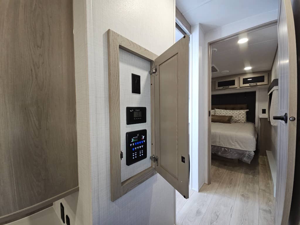 2025 Forest River 2025 Forest River Flagstaff Classic - thumbnail 28