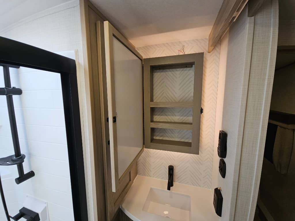 2025 Forest River 2025 Forest River Flagstaff Classic - thumbnail 34