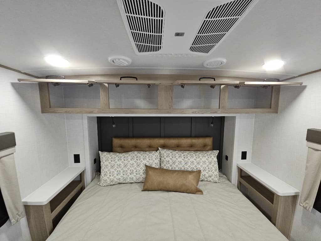 2025 Forest River 2025 Forest River Flagstaff Classic - thumbnail 39