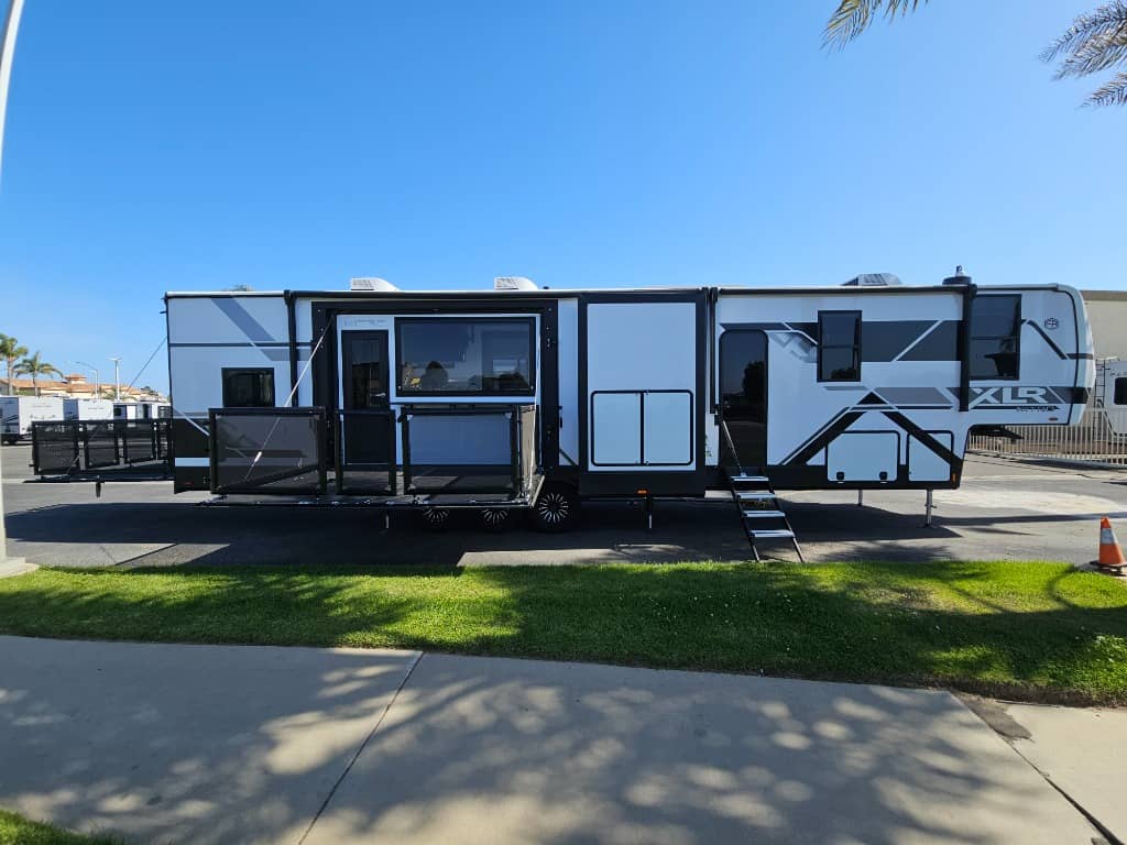 2025 Forest River RV 2025 Forest River RV XLR Nitro - thumbnail 3