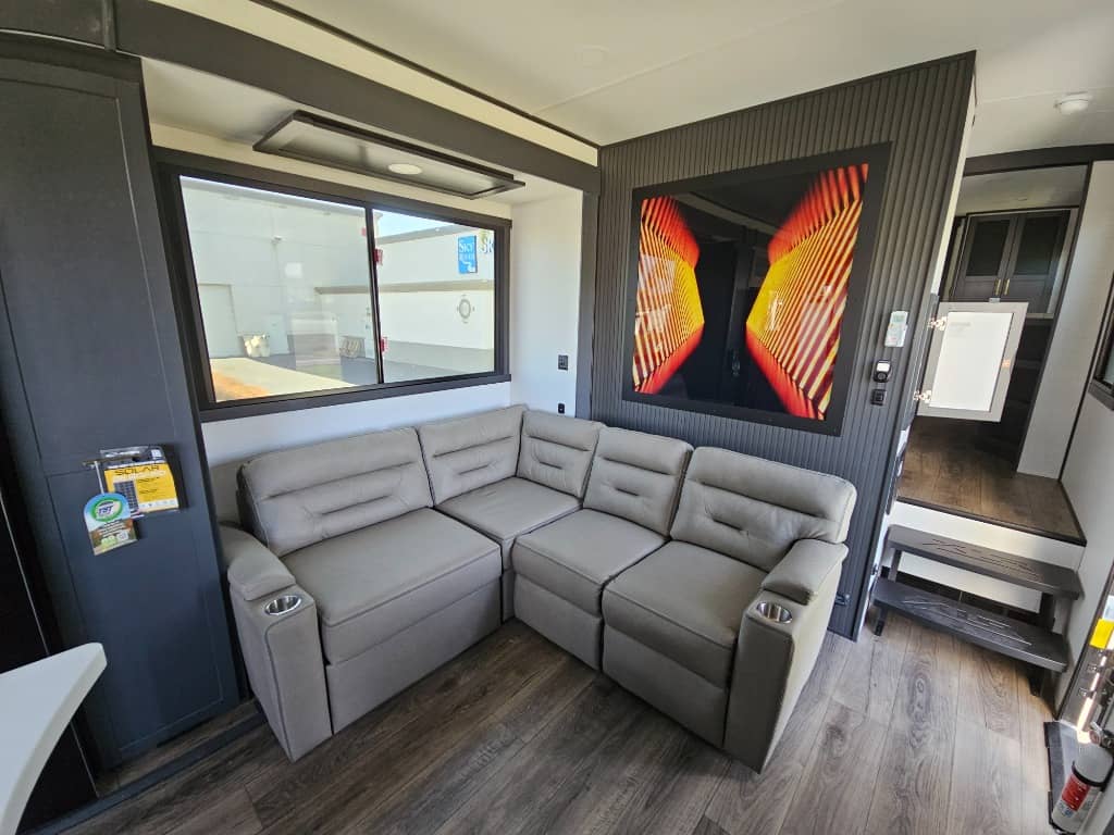 2025 Forest River RV 2025 Forest River RV XLR Nitro - thumbnail 11