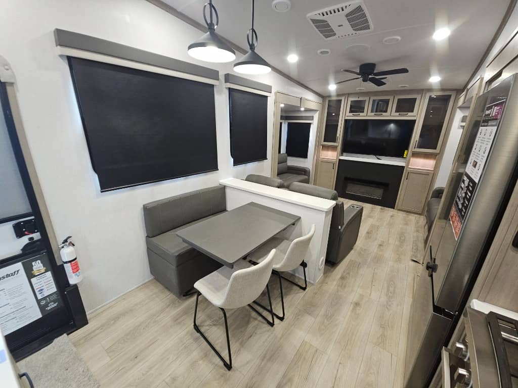 2025 Forest River 2025 Forest River Flagstaff Classic - thumbnail 8