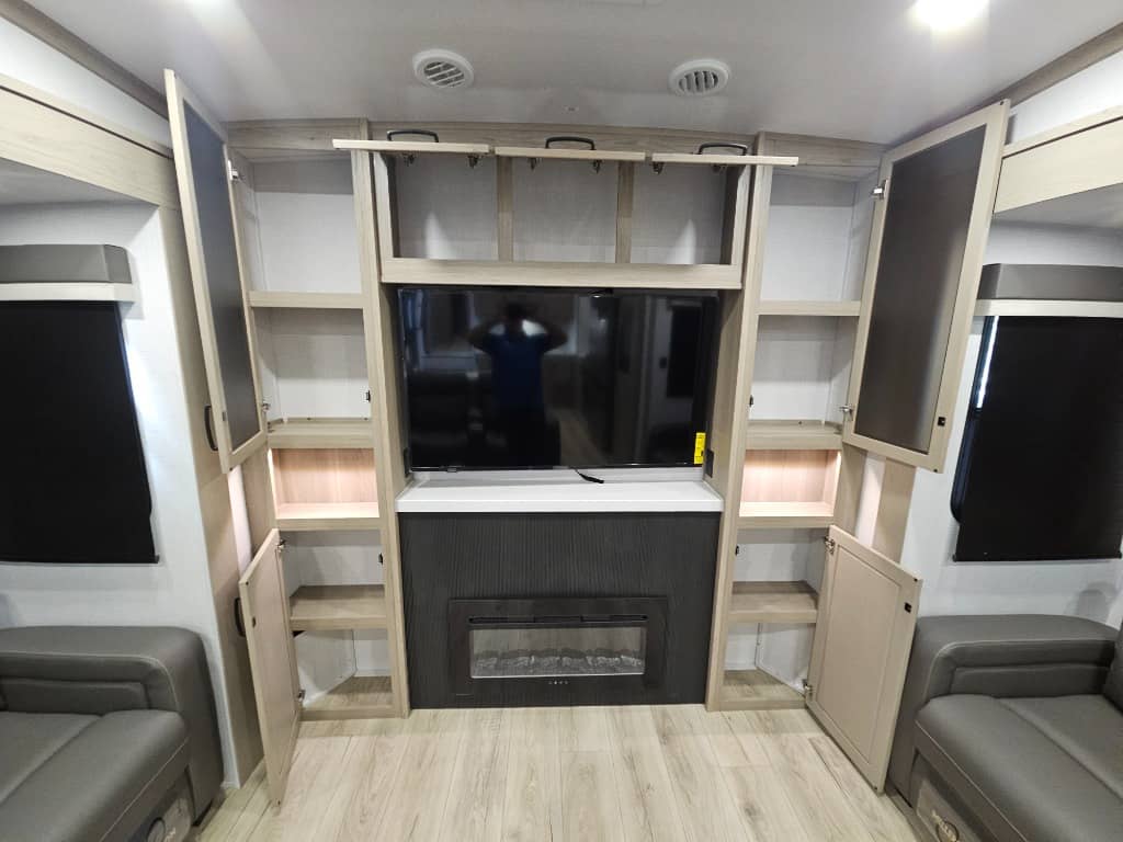 2025 Forest River 2025 Forest River Flagstaff Classic - thumbnail 15