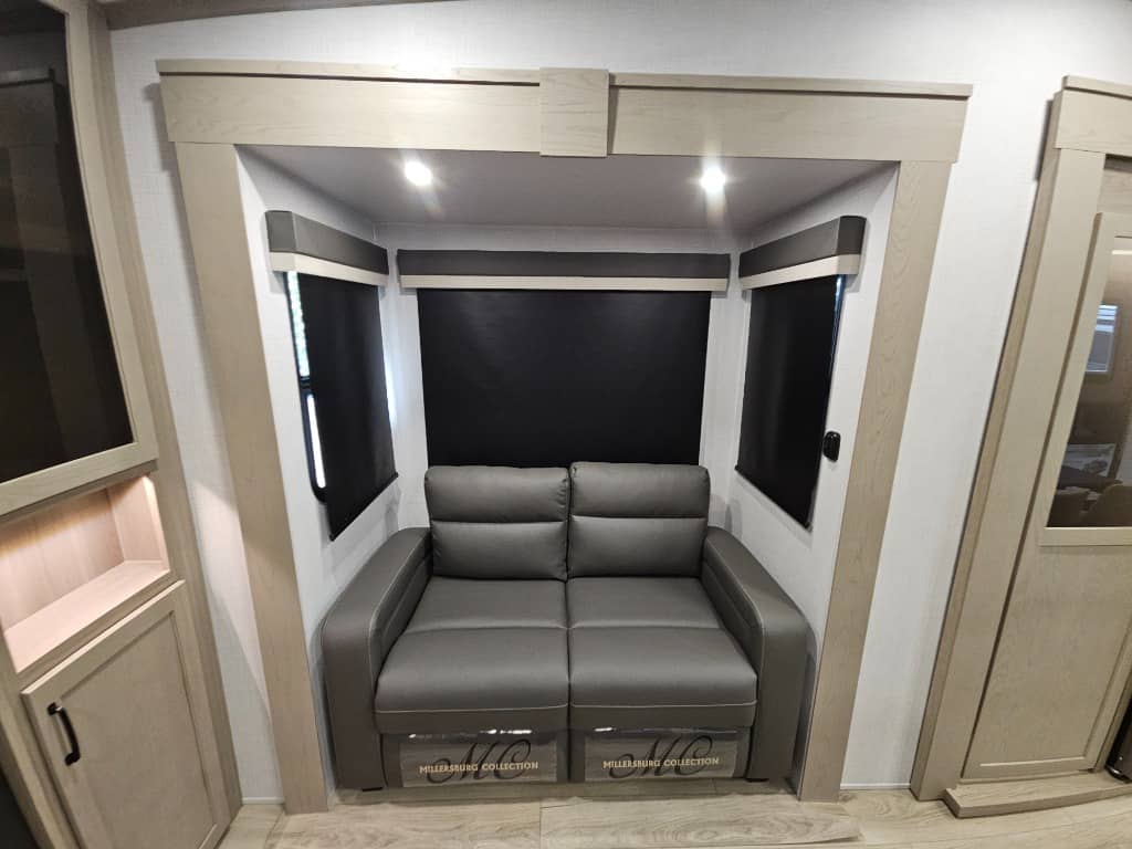 2025 Forest River 2025 Forest River Flagstaff Classic - thumbnail 18