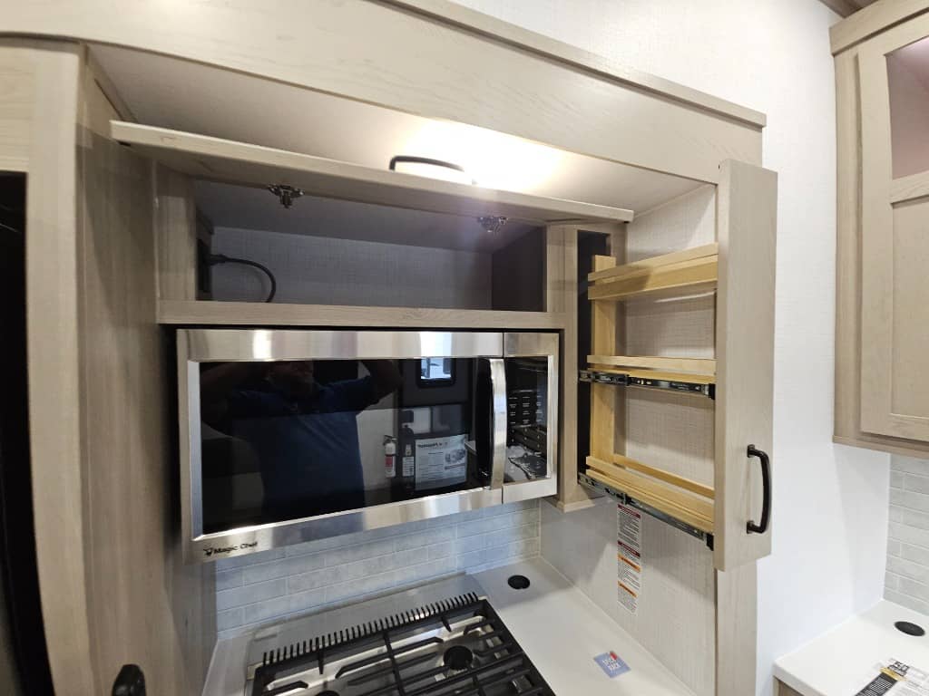 2025 Forest River 2025 Forest River Flagstaff Classic - thumbnail 24