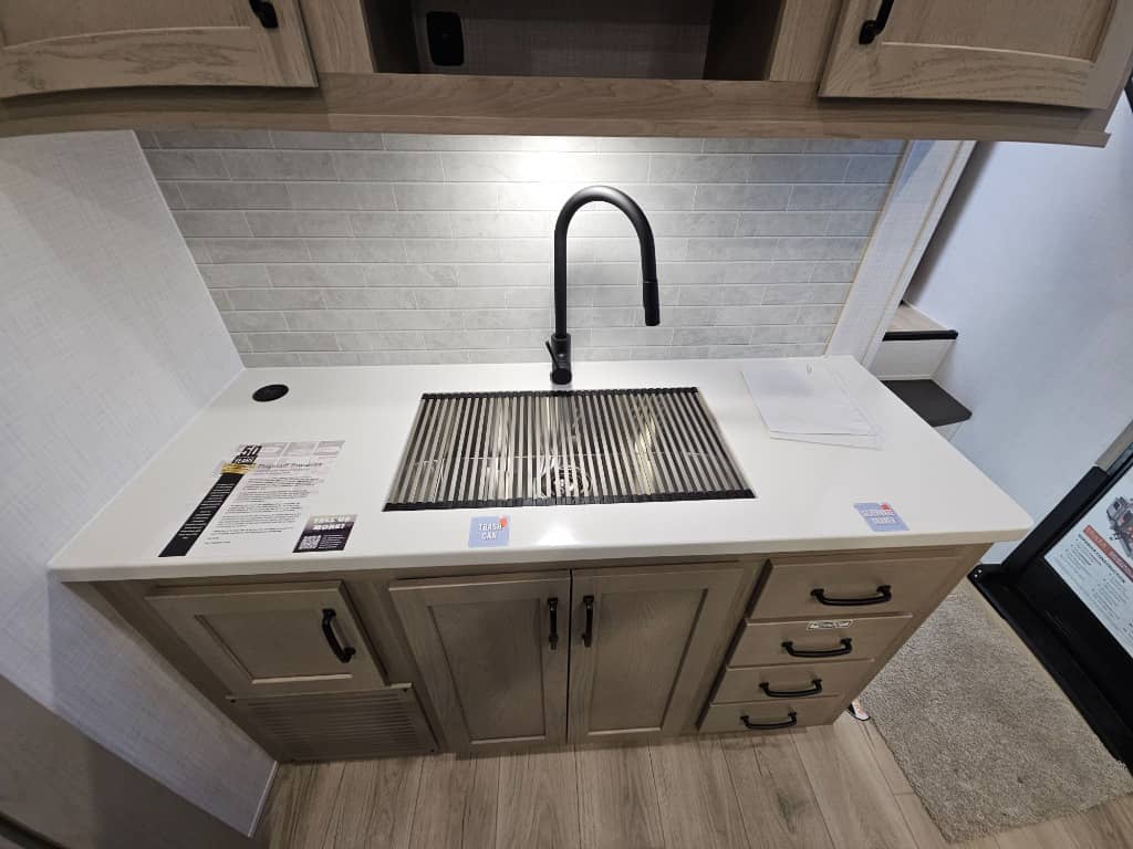 2025 Forest River 2025 Forest River Flagstaff Classic - thumbnail 30