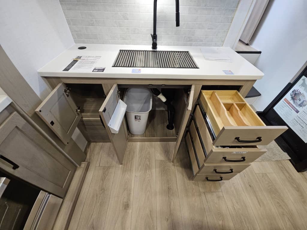 2025 Forest River 2025 Forest River Flagstaff Classic - thumbnail 31