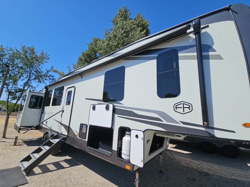 2025 Forest River 2025 Forest River Flagstaff Classic - thumbnail 52