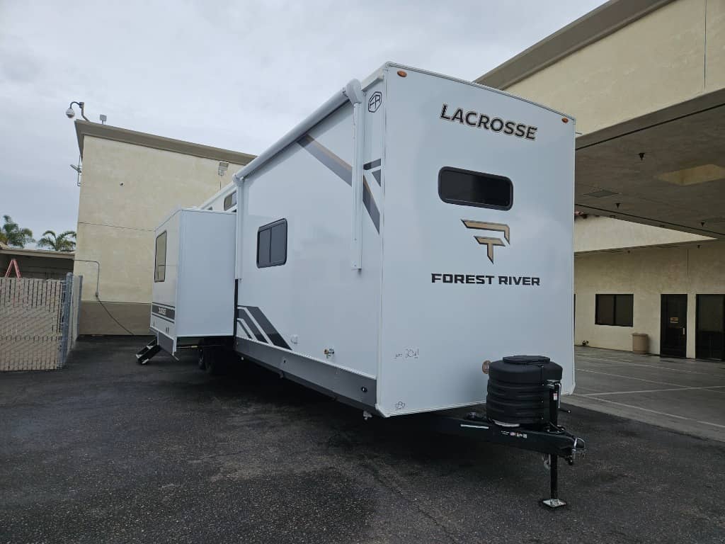 2026 Prime Time RV 2026 Prime Time RV LaCrosse - thumbnail 1