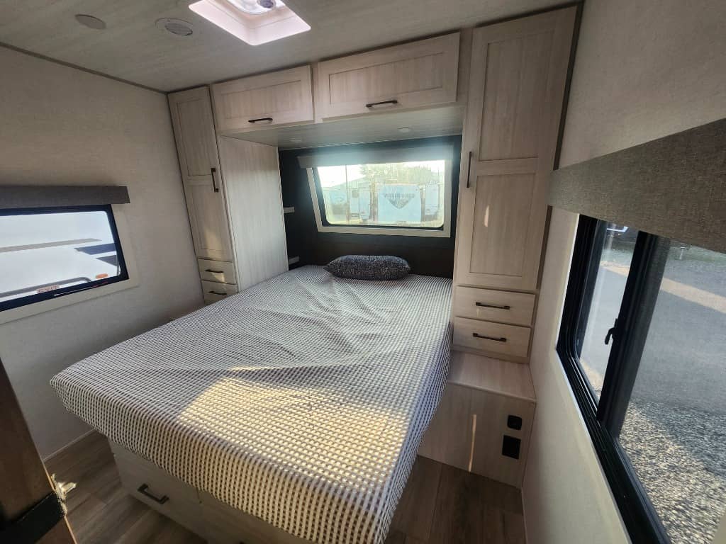 2026 Forest River 2026 Forest River Surveyor Legend - thumbnail 18