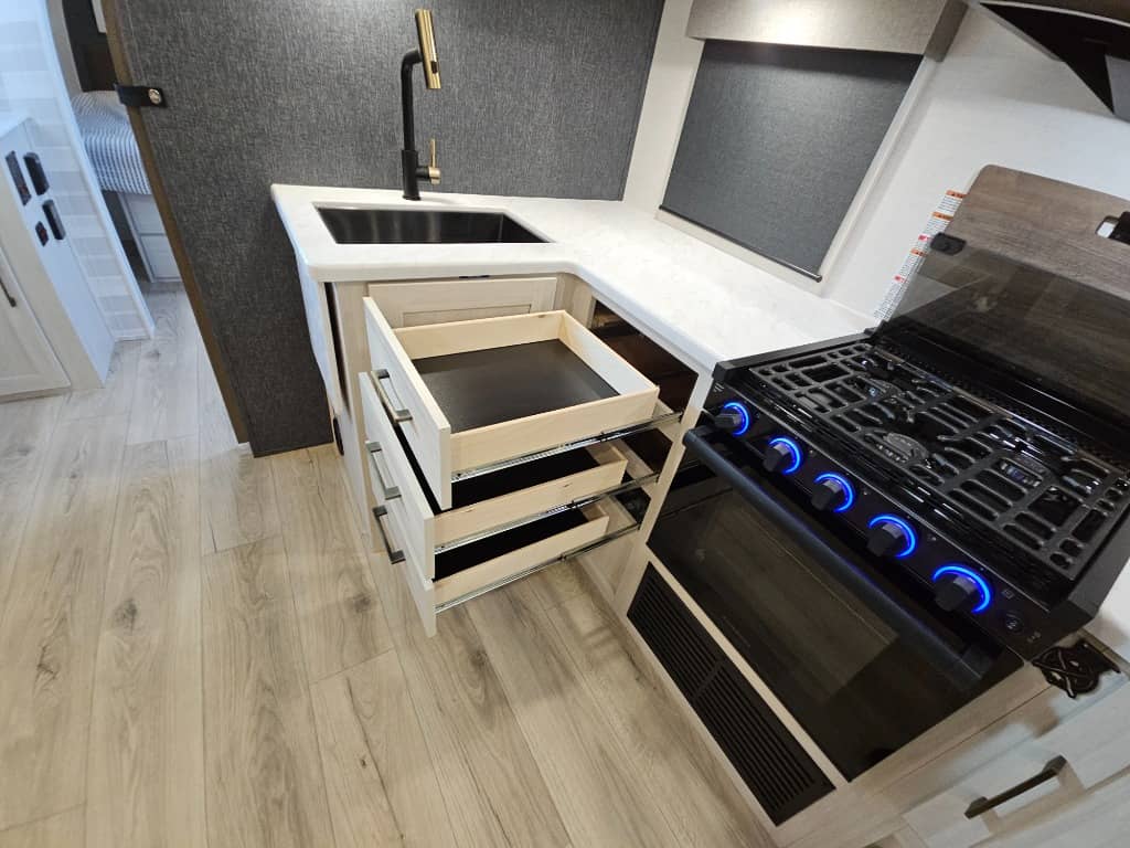 2026 Forest River 2026 Forest River Surveyor - thumbnail 28