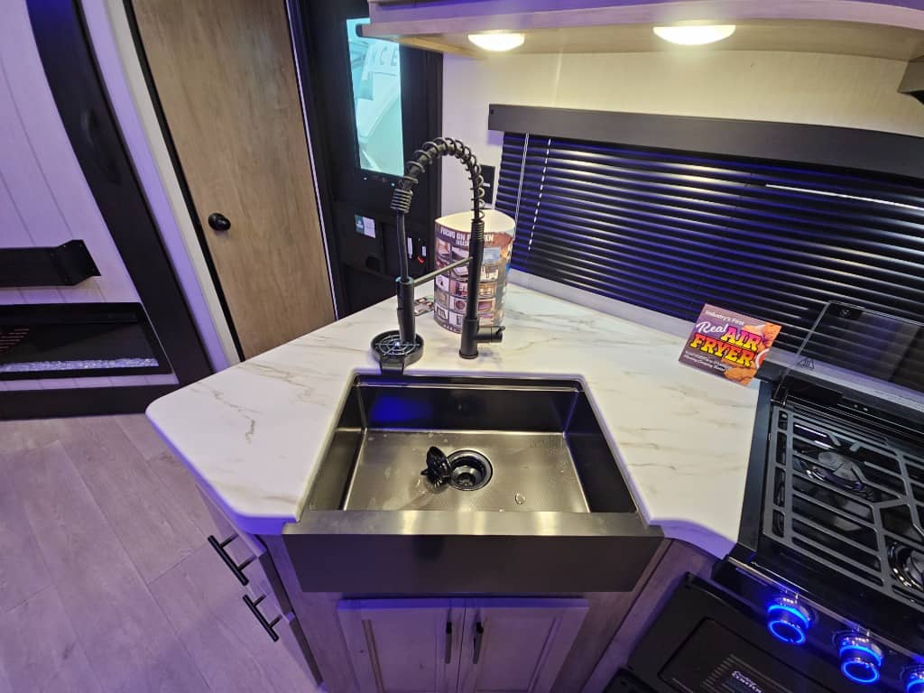 2026 Forest River RV 2026 Forest River RV Cherokee Grey Wolf - thumbnail 11