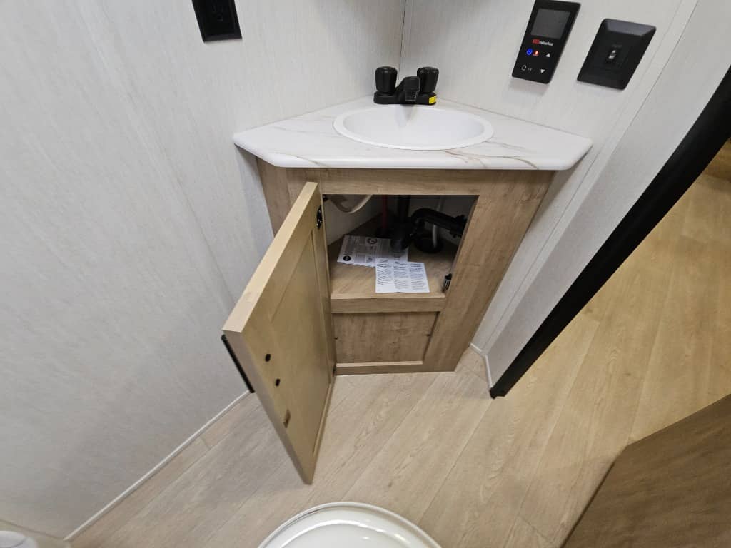 2026 Forest River RV 2026 Forest River RV Cherokee Wolf Pup - thumbnail 32