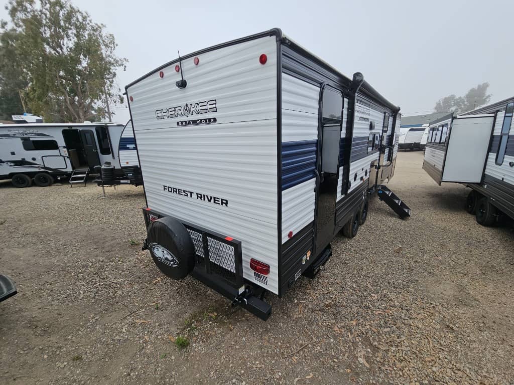 2026 Forest River 2026 Forest River Cherokee Grey Wolf - thumbnail 3