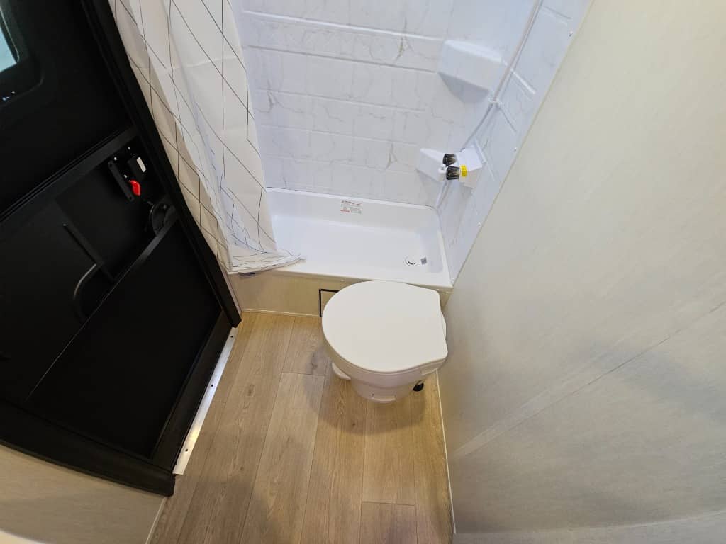 2026 Forest River 2026 Forest River Cherokee Grey Wolf - thumbnail 36