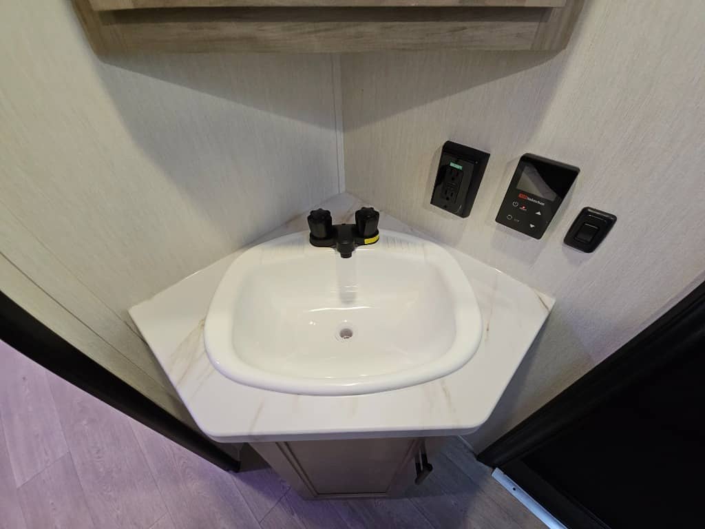 2026 Forest River 2026 Forest River Cherokee Grey Wolf - thumbnail 38