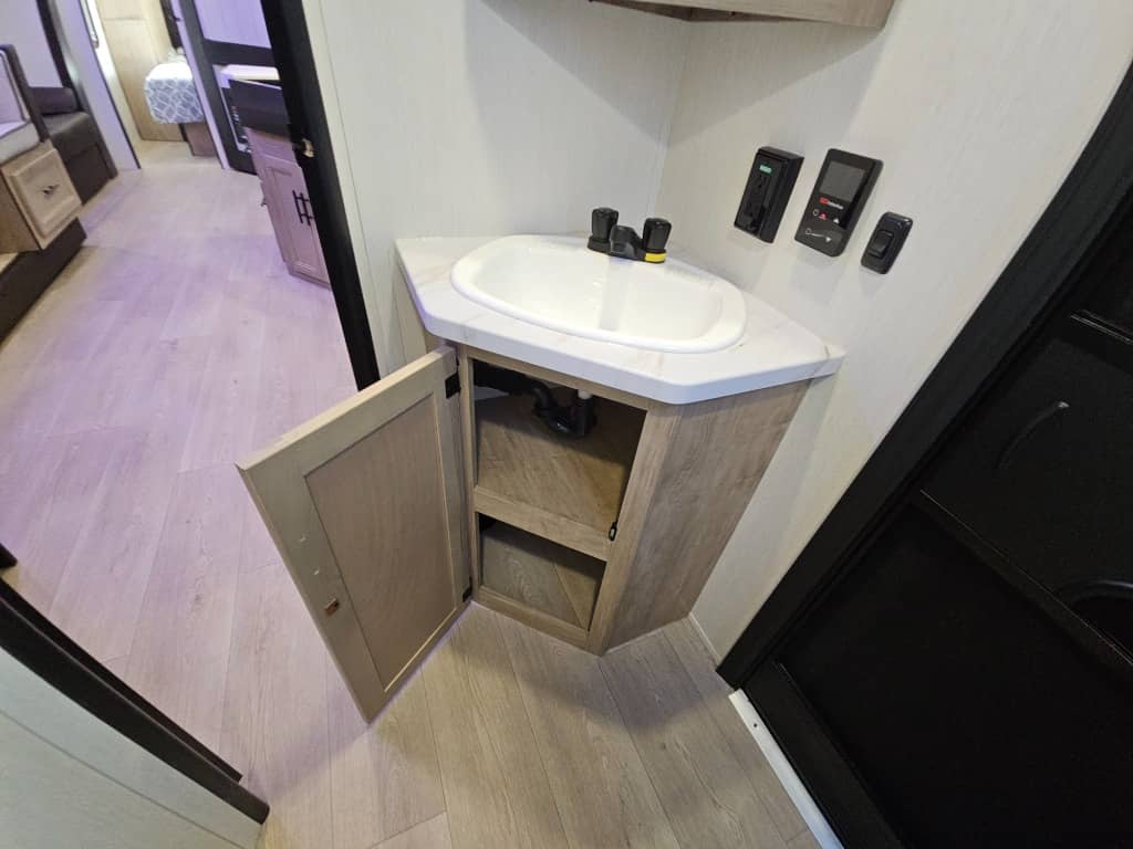 2026 Forest River 2026 Forest River Cherokee Grey Wolf - thumbnail 39