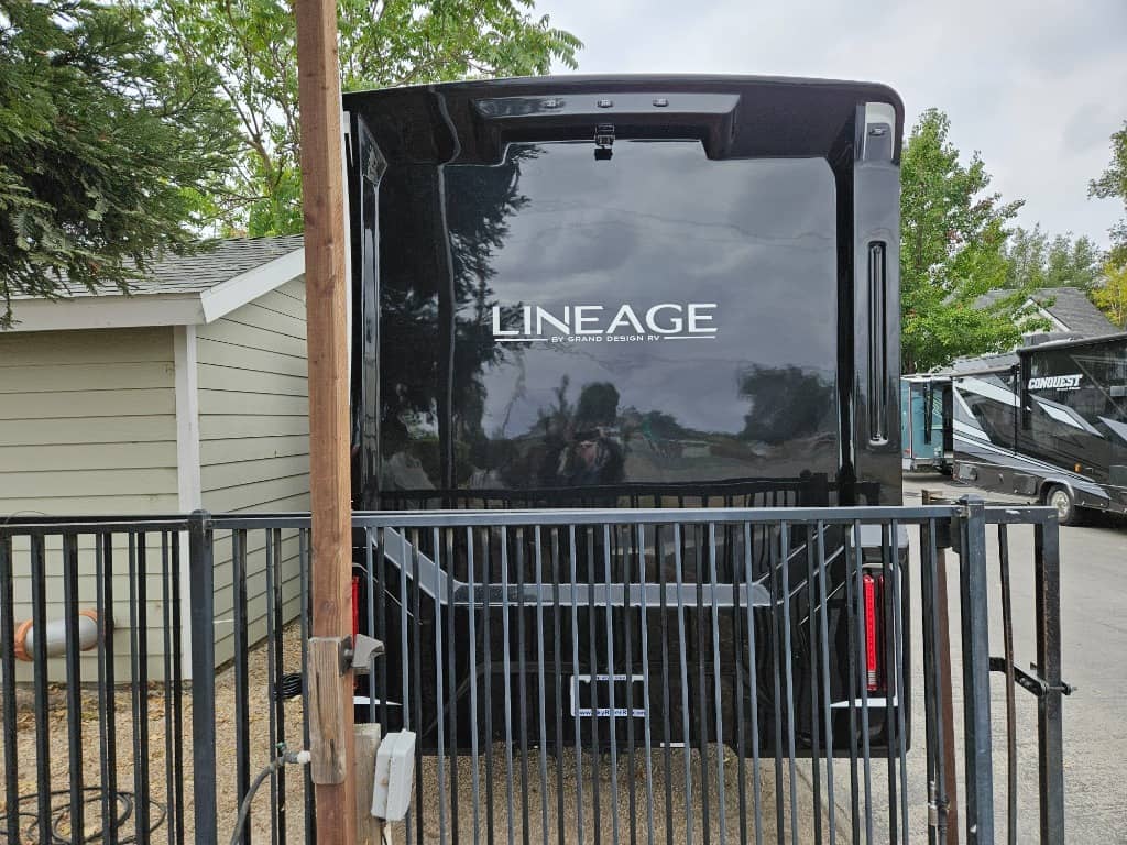 2026 Grand Design 2026 Grand Design Lineage Series M - thumbnail 4