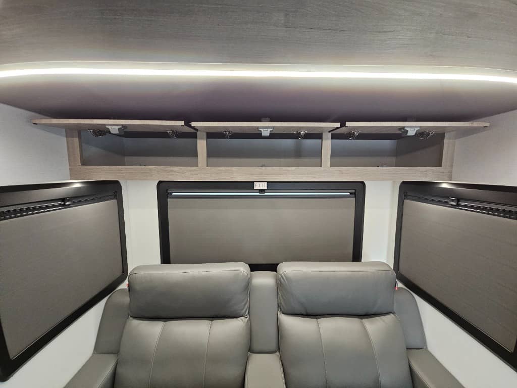 2026 Grand Design 2026 Grand Design Lineage Series M - thumbnail 11